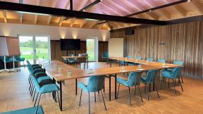 Tagungsbungalow mit Betuhlung für eine Tagung