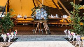 Eingang zum Tipi-Zelt