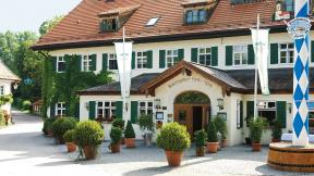 Außenansicht Brauereigasthof Hotel Aying Außenansicht Brauereigasthof Hotel Aying