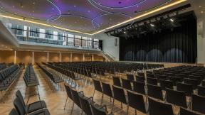 Saal Ingolstadt mit Bühne