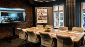 Die Räume „Ariana“ und „Amarillo“ bieten einzeln Platz für bis zu 8 Personen, zusammen Platz für bis zu 16 Personen und sind ideal für kleinere Meetings, Workshops oder Gruppenarbeiten in ruhiger Atmosphäre.