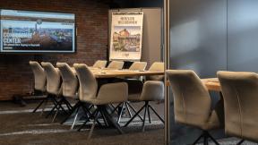 Die Räume „Ariana“ und „Amarillo“ bieten einzeln Platz für bis zu 8 Personen, zusammen Platz für bis zu 16 Personen und sind ideal für kleinere Meetings, Workshops oder Gruppenarbeiten in ruhiger Atmosphäre.